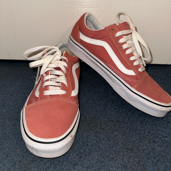 VANS - Picture 1 of 6